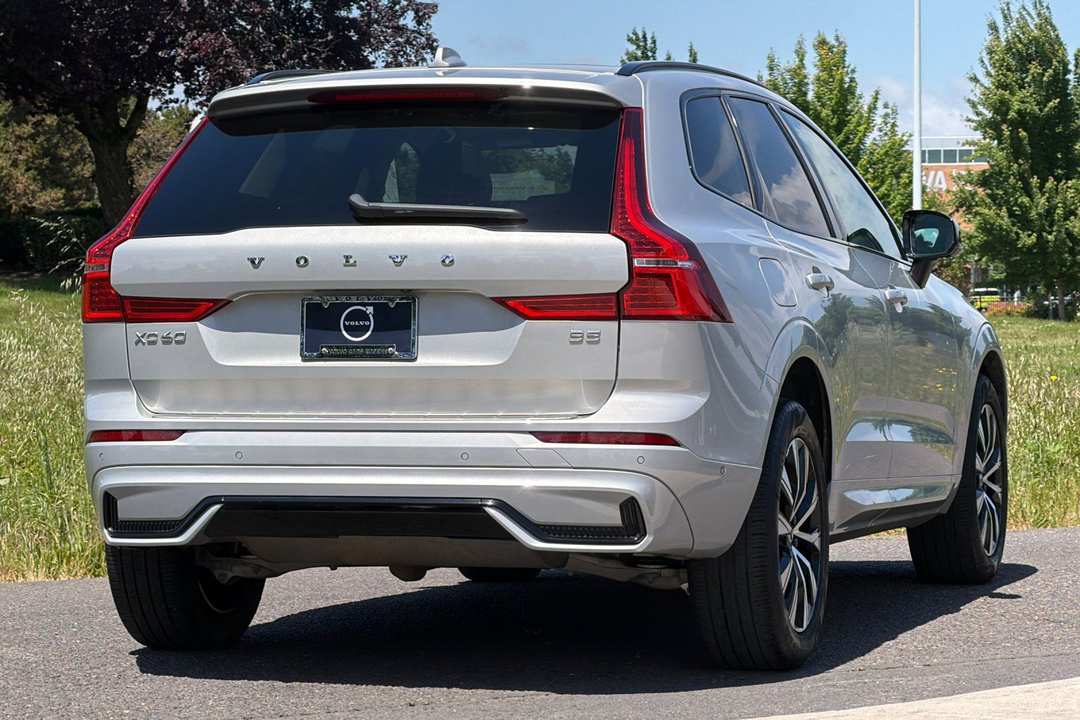 2023 Volvo Xc60 B5 Plus Dark Theme - Image 3