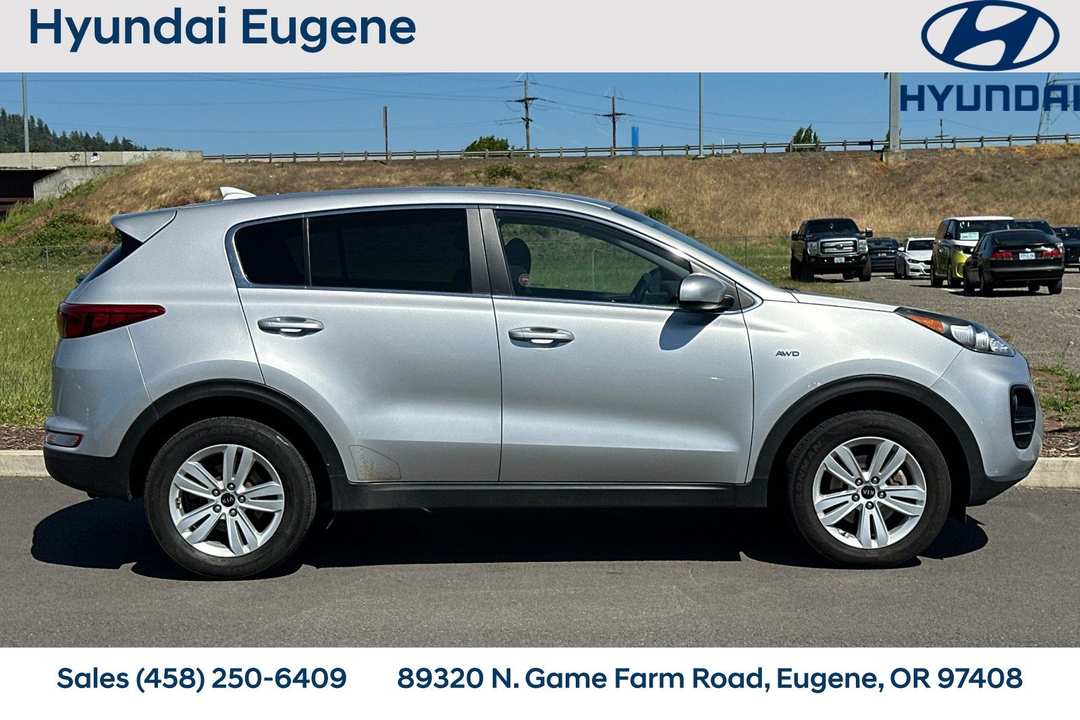 2017 Kia Sportage LX - Image 2