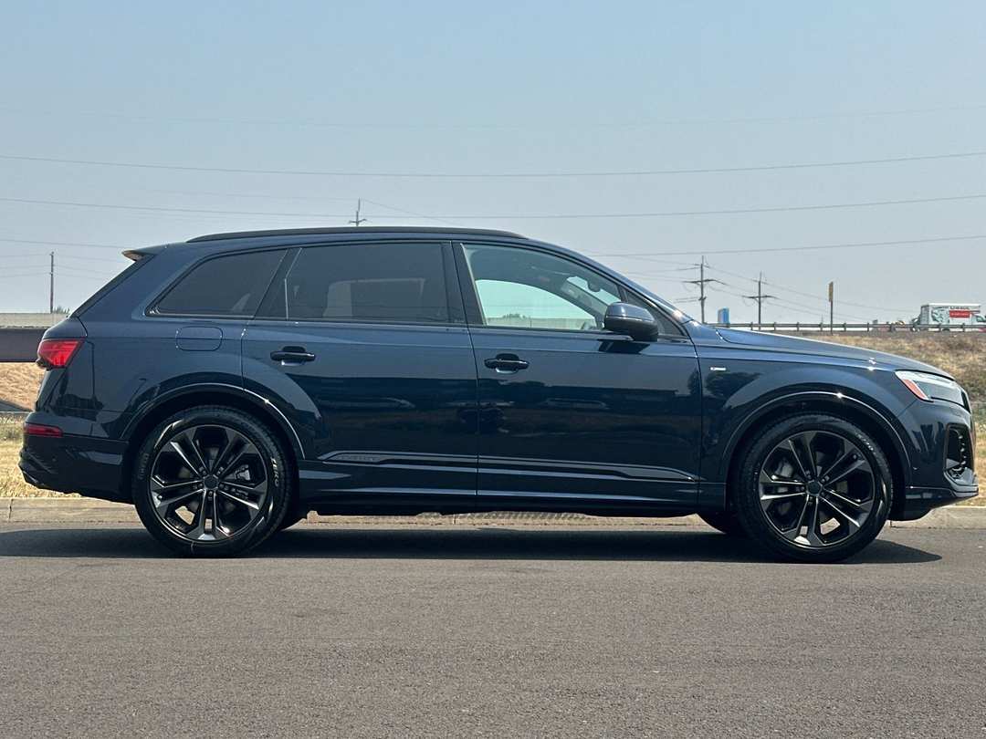 2026 Audi Q7 55 Premium - Image 2