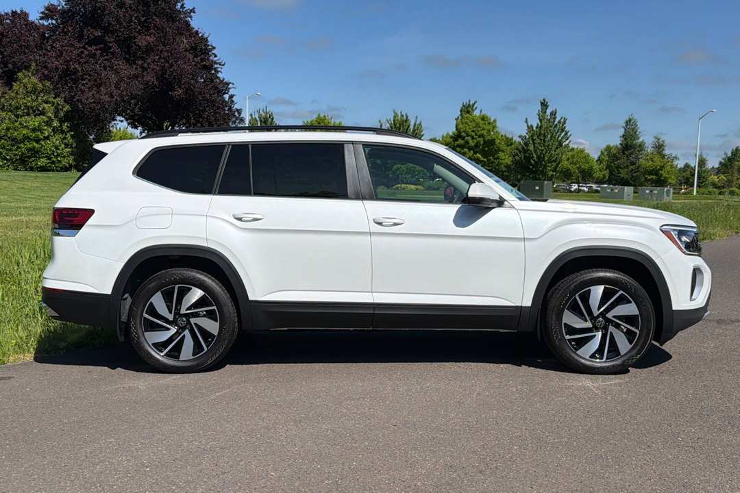 2026 Volkswagen Atlas 2.0T SE w/Technology - Image 2