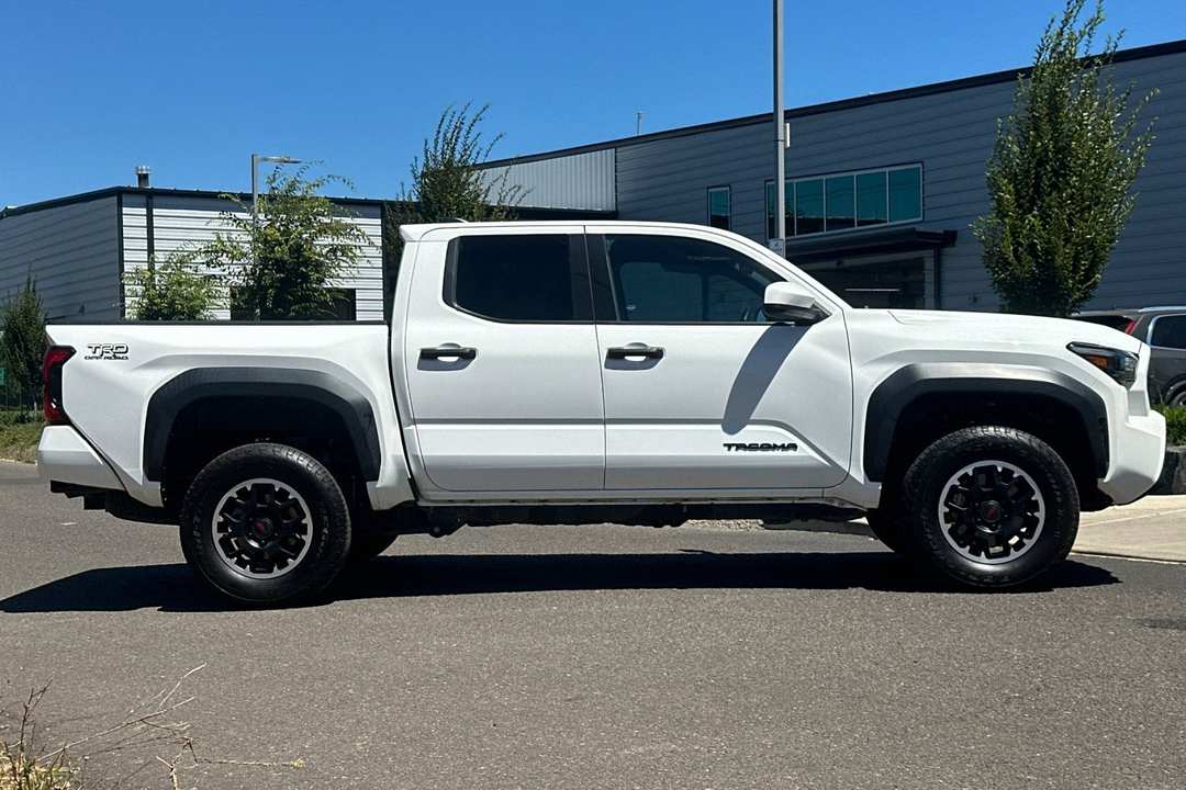 2024 Toyota Tacoma TRD OffRoad - Image 2