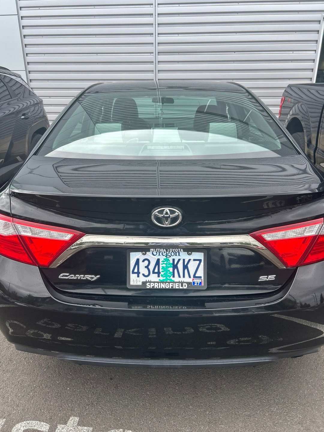 2016 Toyota Camry SE - Image 2
