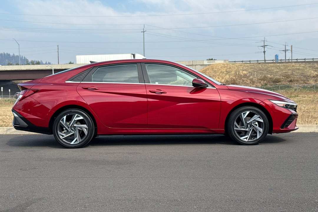 2025 Hyundai Elantra Hybrid Limited - Image 2
