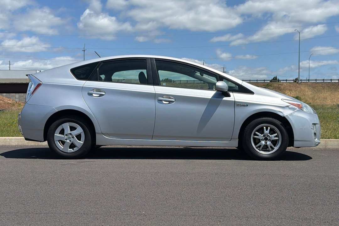 2010 Toyota Prius I - Image 2