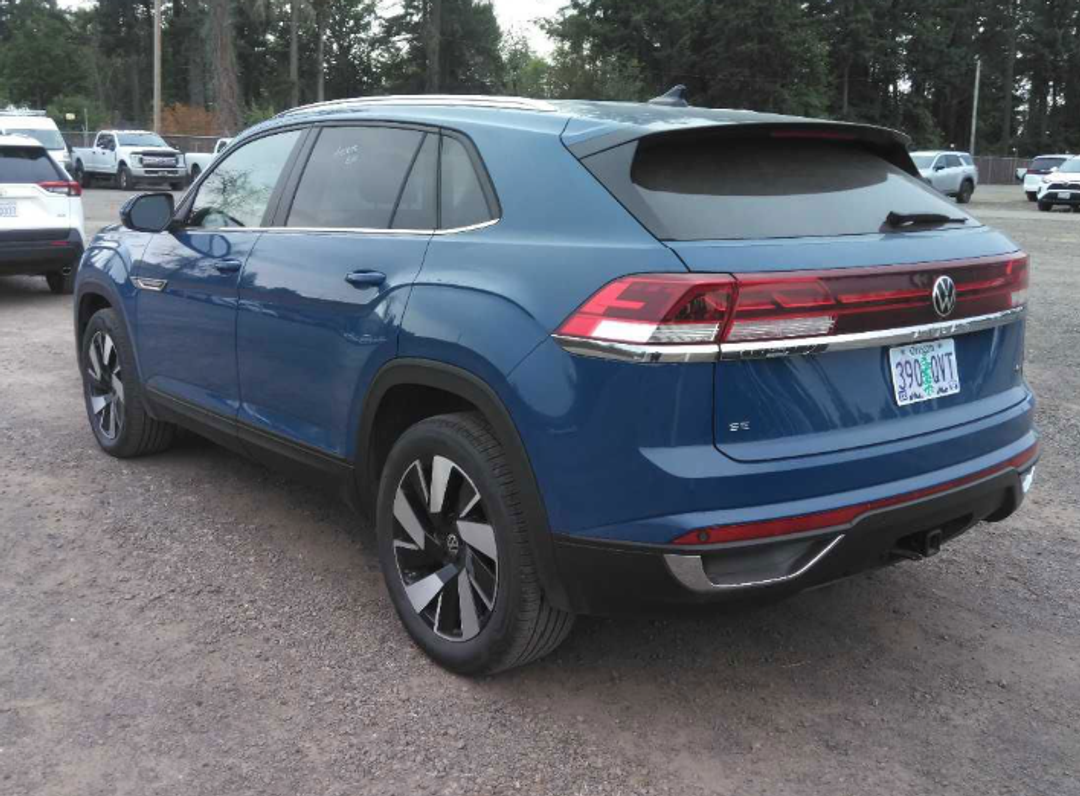 2026 Volkswagen Atlas Cross Sport 2.0T SE w/Technology - Image 2