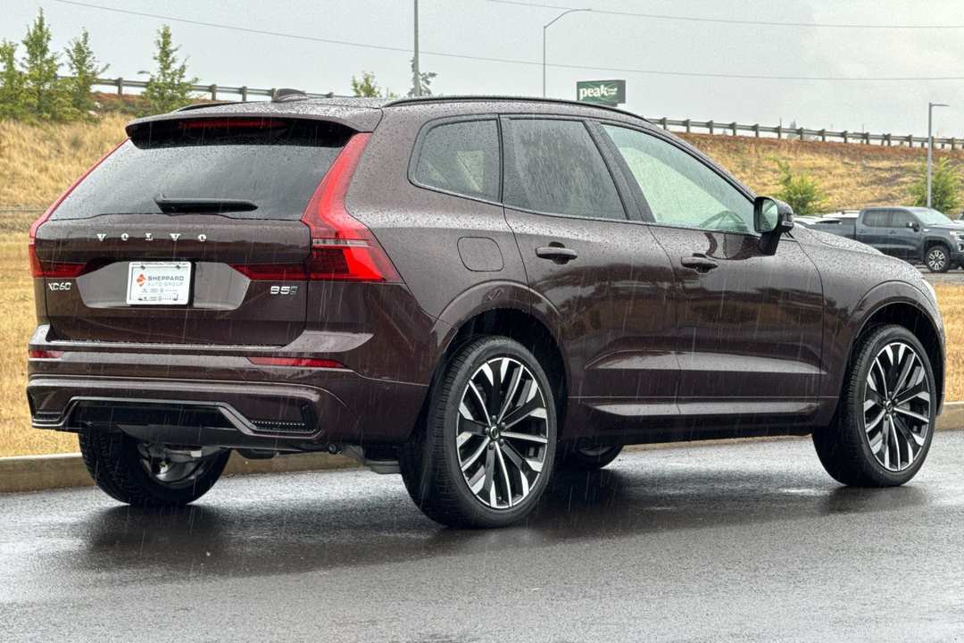 2027 Volvo Xc60 B5 Ultra - Image 3