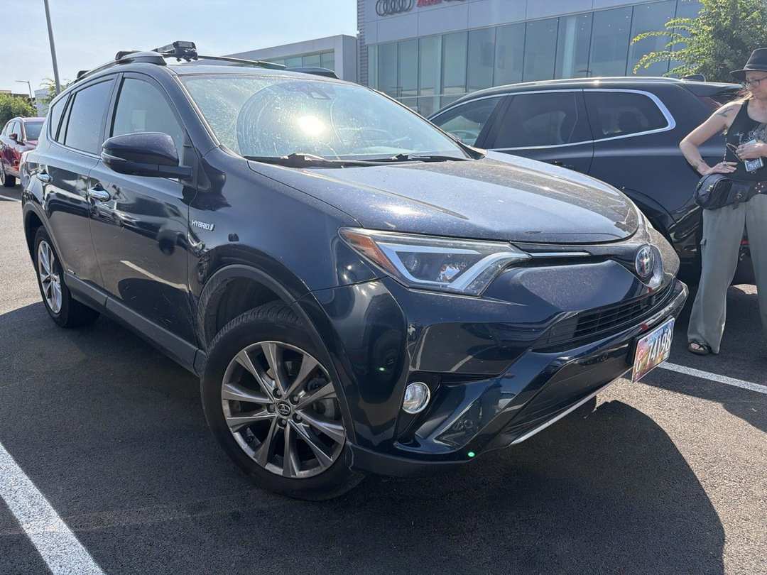 2018 Toyota Rav4 Hybrid Limited - Image 2