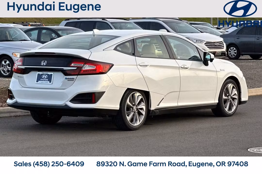 2020 Honda Clarity Plug-In Hybrid Touring - Image 3