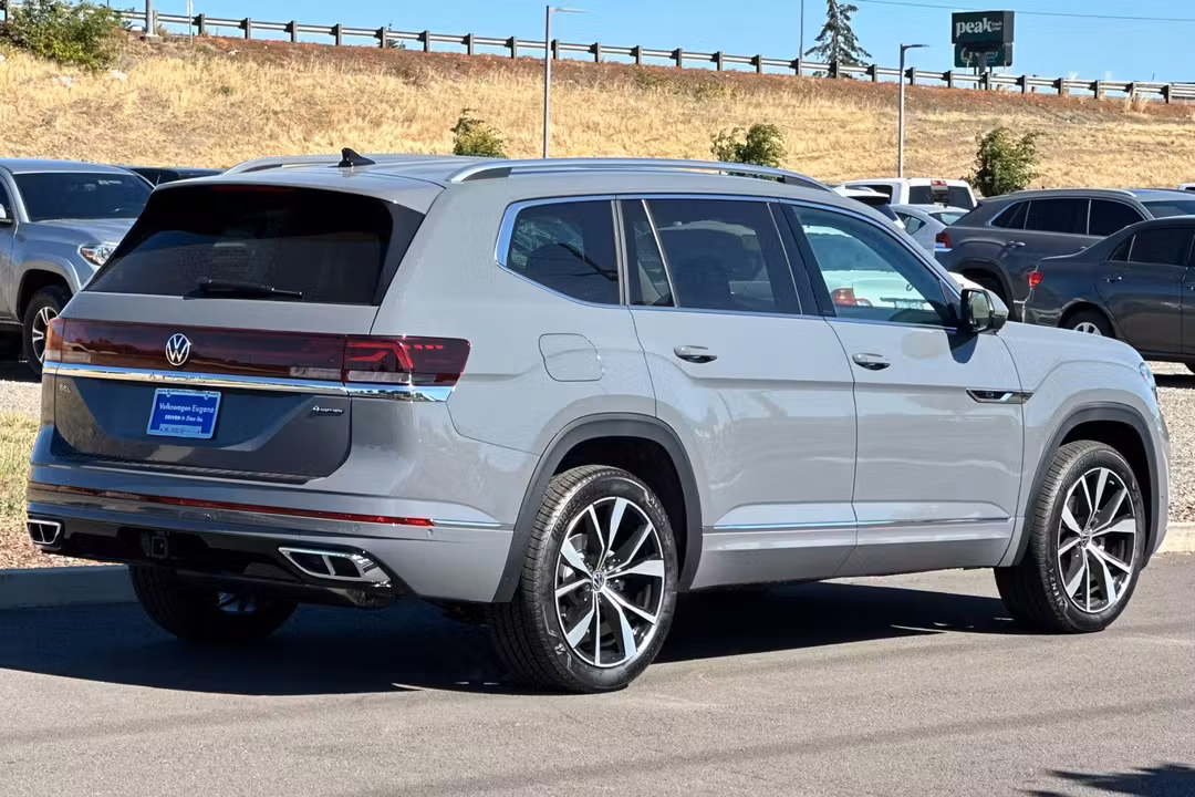 2026 Volkswagen Atlas 2.0T SEL Premium RLine - Image 3