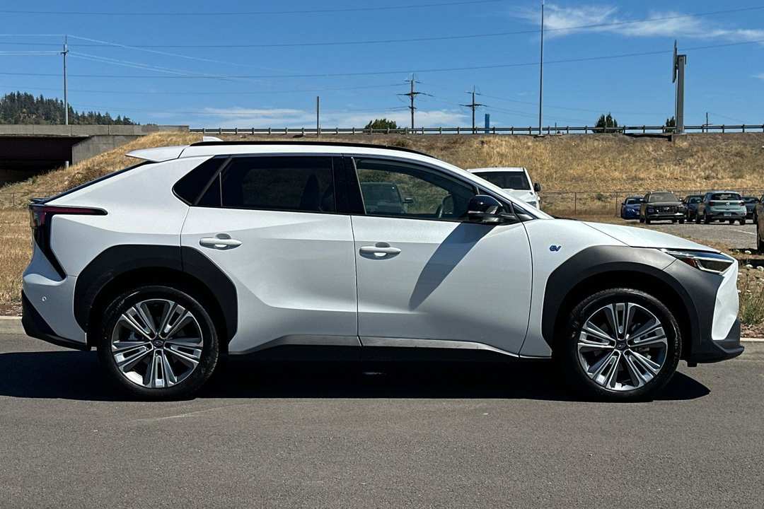 2023 Subaru Solterra Touring - Image 2
