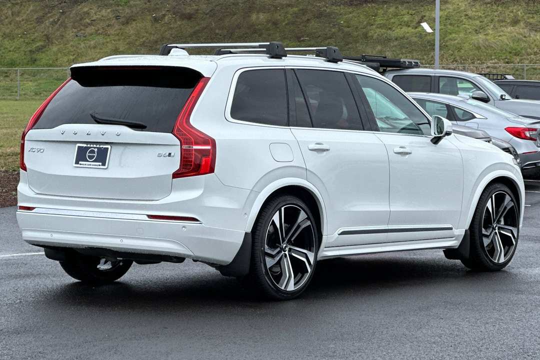 2025 Volvo Xc90 B6 Ultra - Image 3