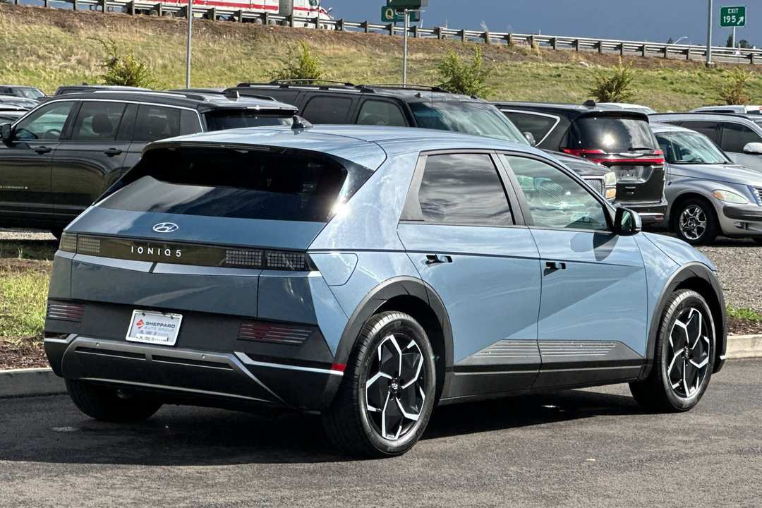 2024 Hyundai Ioniq 5 SEL - Image 3