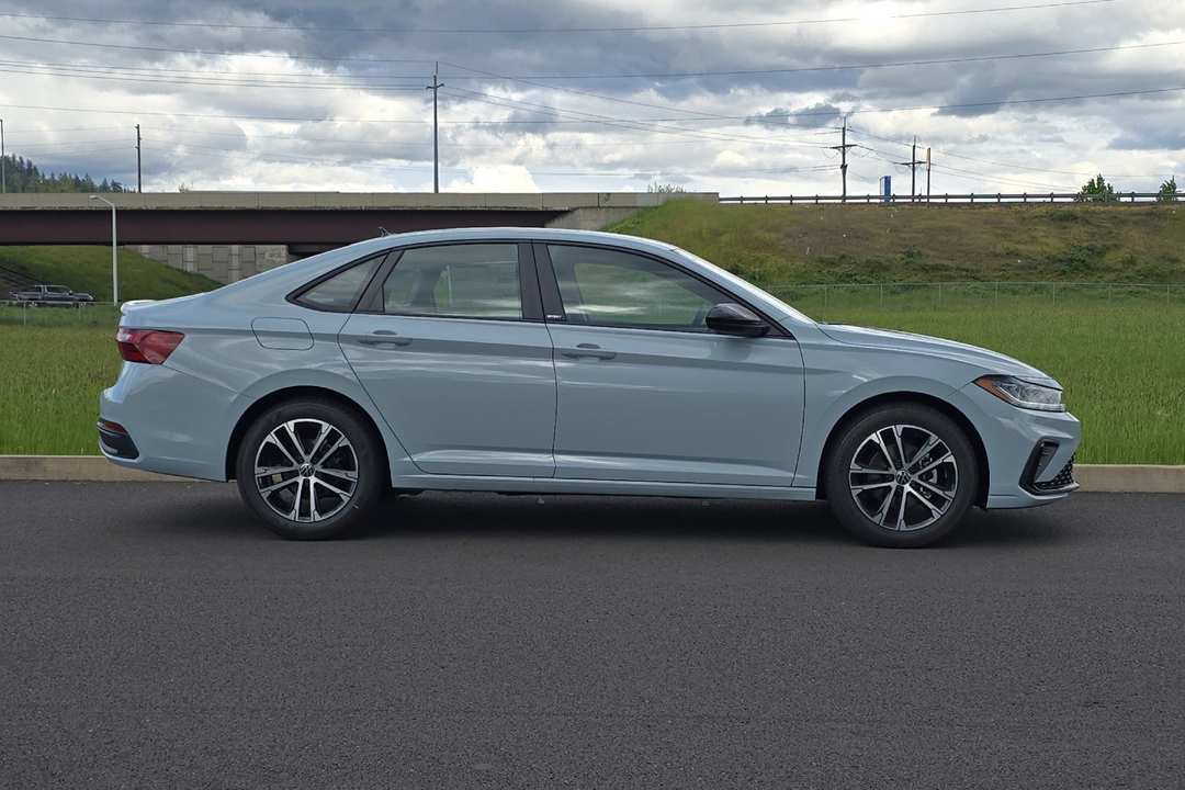 2026 Volkswagen Jetta 1.5T Sport - Image 2