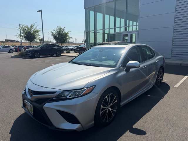 2020 Toyota Camry SE