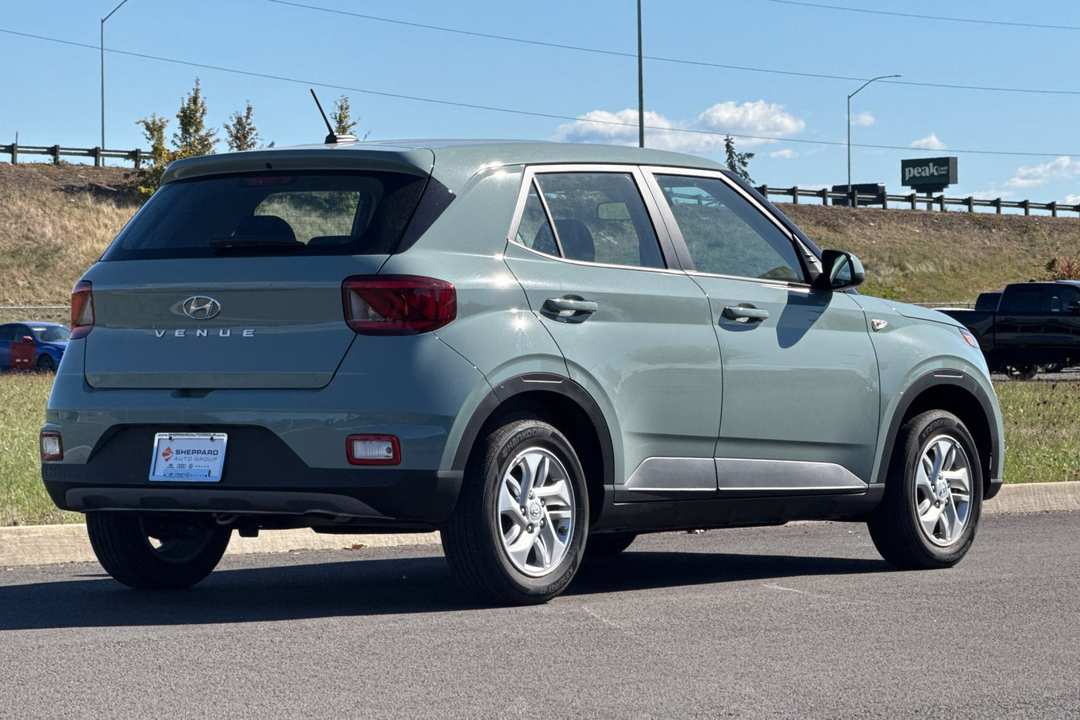 2026 Hyundai Venue SE - Image 3