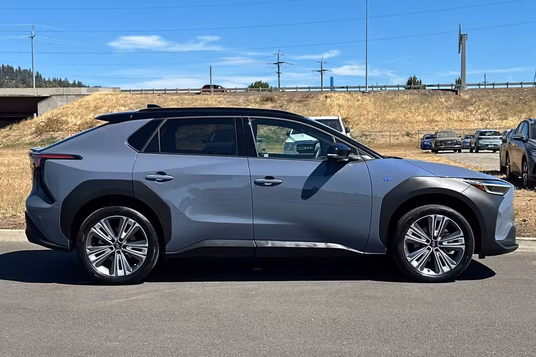 2023 Subaru Solterra Touring - Image 2