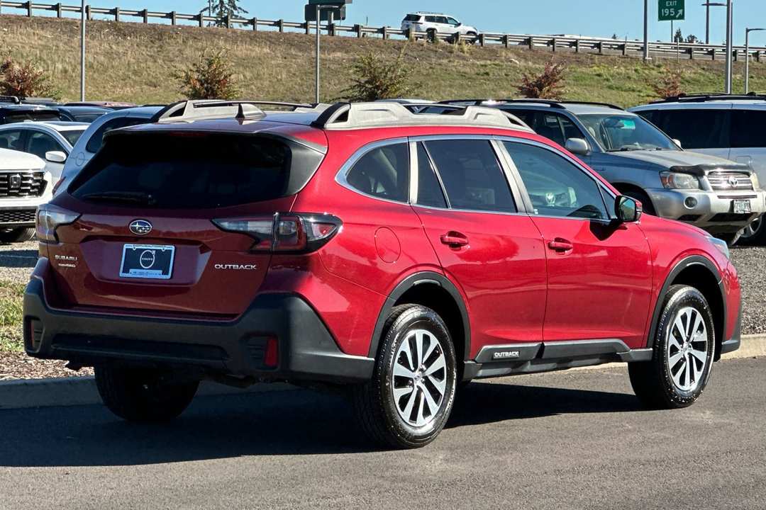2022 Subaru Outback Premium - Image 3
