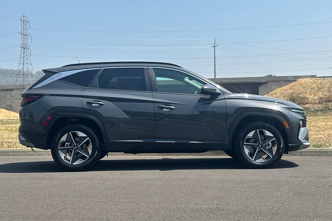 2026 Hyundai Tucson Hybrid SEL - Image 2