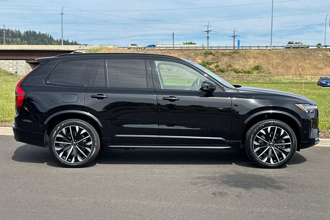 2026 Volvo Xc90 Plug-In Hybrid T8 Ultra - Image 2