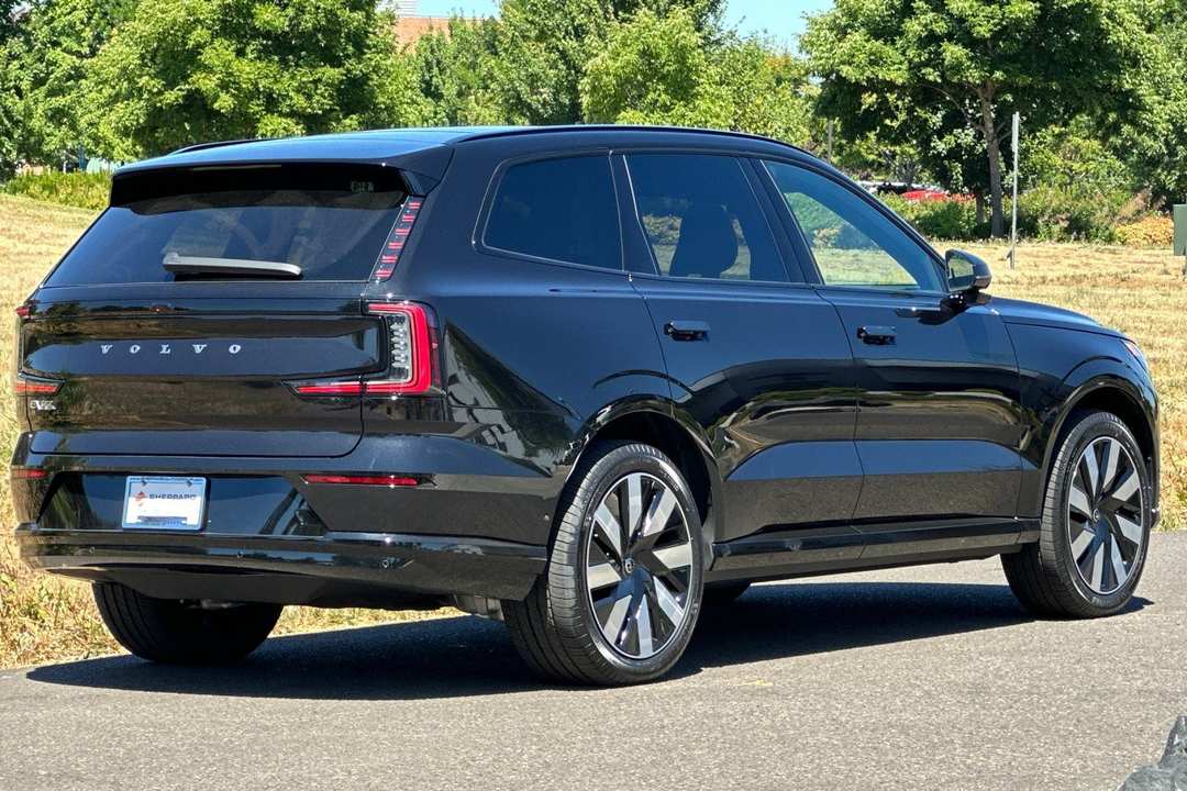 2026 Volvo Ex90 Twin Motor Plus - Image 3