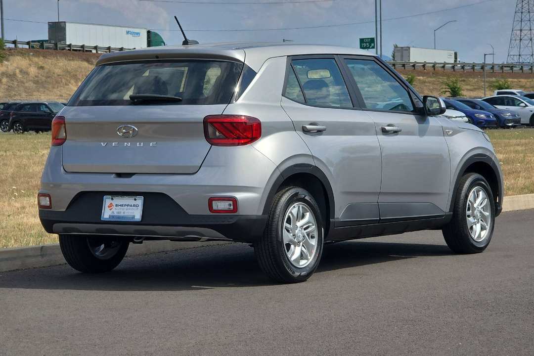 2026 Hyundai Venue SE - Image 3