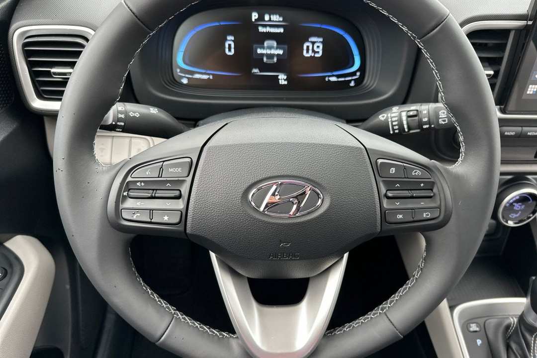 2025 Hyundai Venue SEL - Photo 22