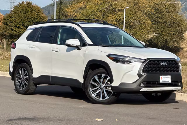 2023 Toyota Corolla Cross XLE
