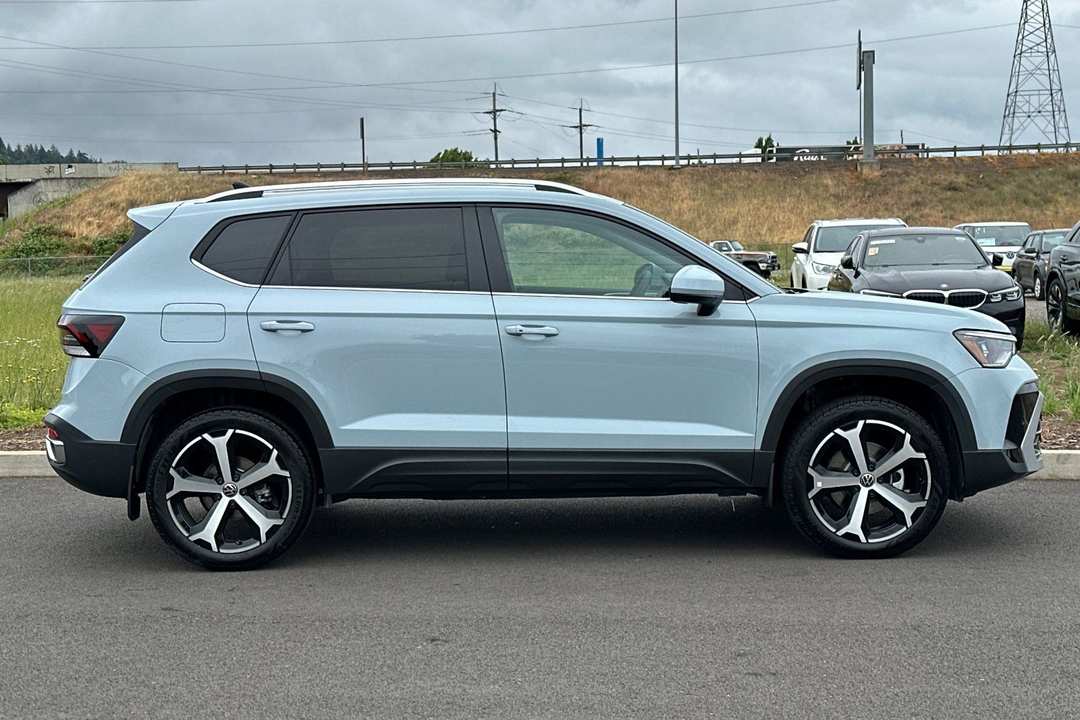 2026 Volkswagen Taos 1.5T SEL - Image 2