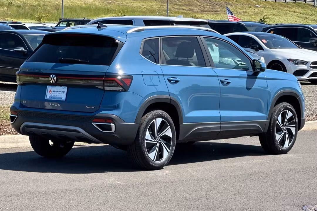 2026 Volkswagen Taos 1.5T SE - Image 3
