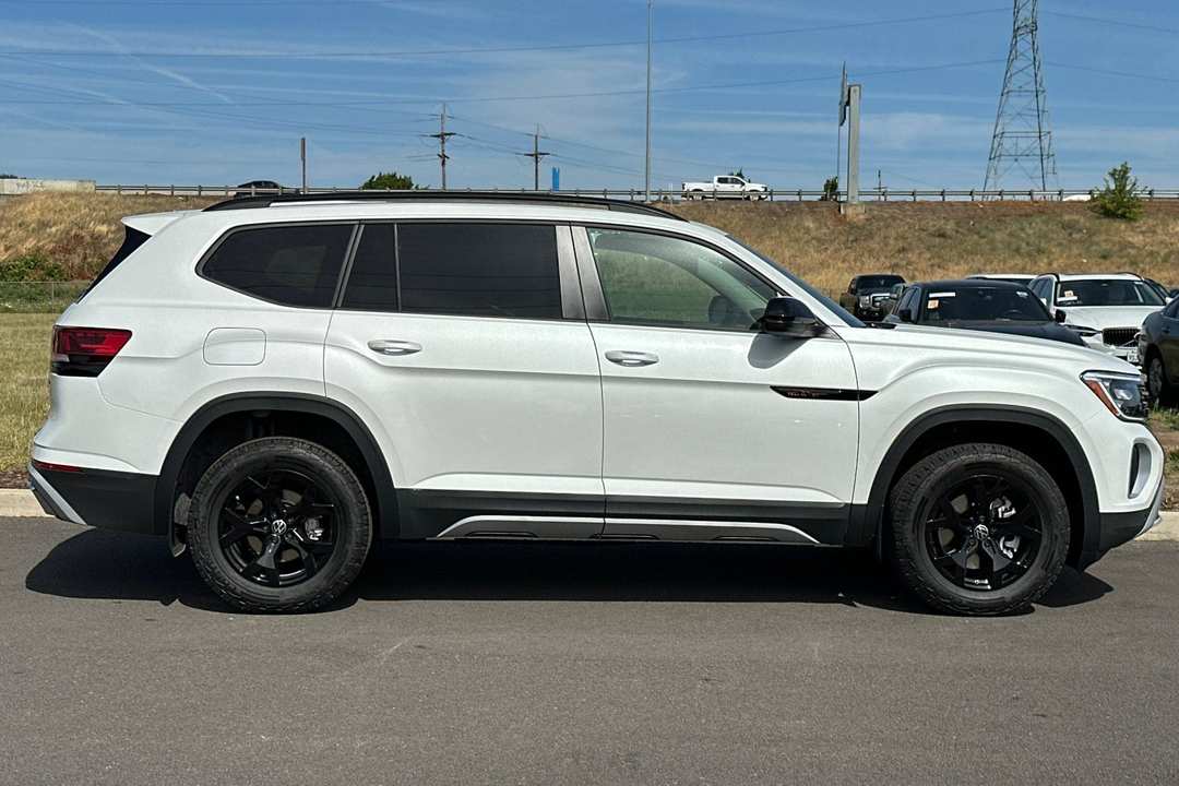 2026 Volkswagen Atlas 2.0T Peak Edition - Image 2
