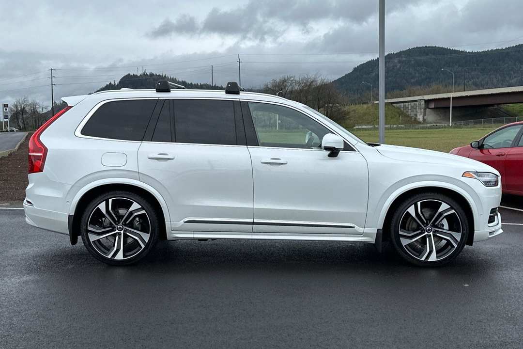 2025 Volvo Xc90 B6 Ultra - Image 2