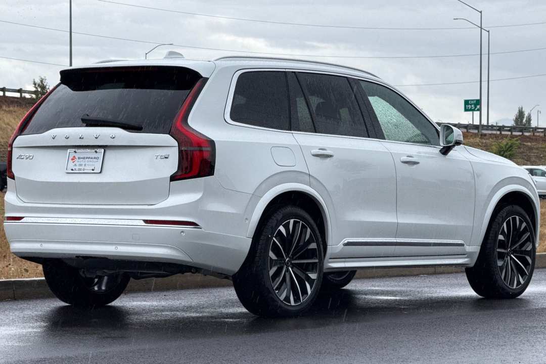 2026 Volvo Xc90 Plug-In Hybrid T8 Plus - Image 3
