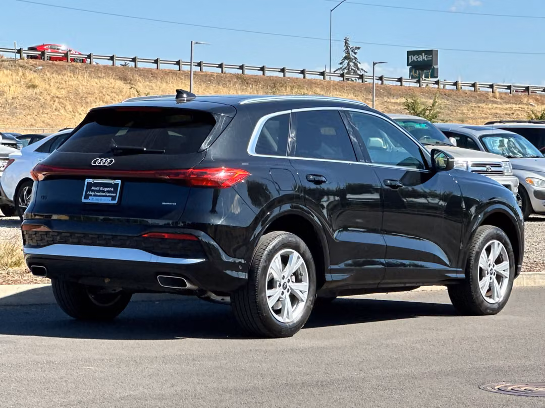 2025 Audi Q5 2.0T Premium - Image 3