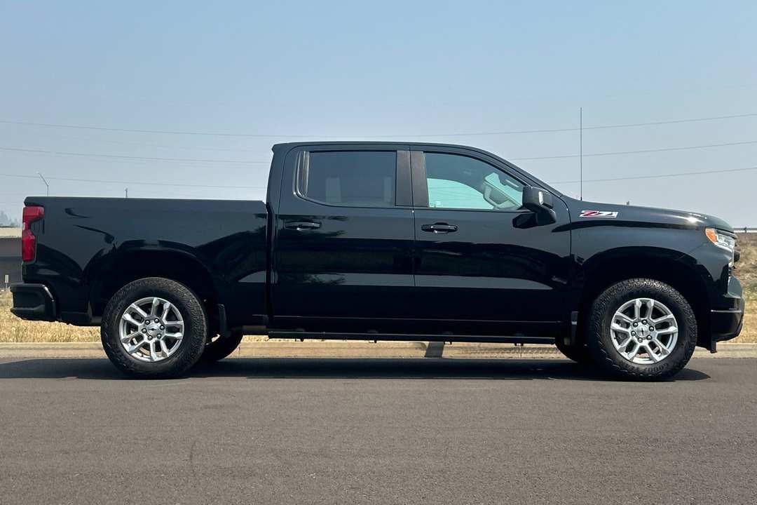 2024 Chevrolet Silverado 1500 RST - Image 2
