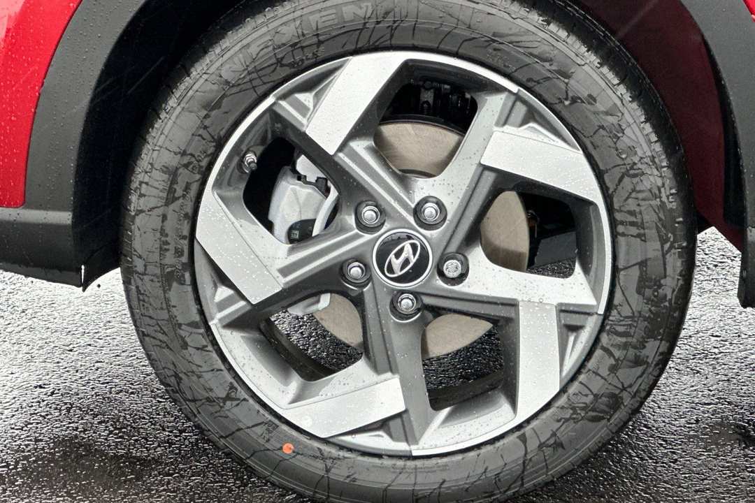 2025 Hyundai Venue SEL - Photo 23