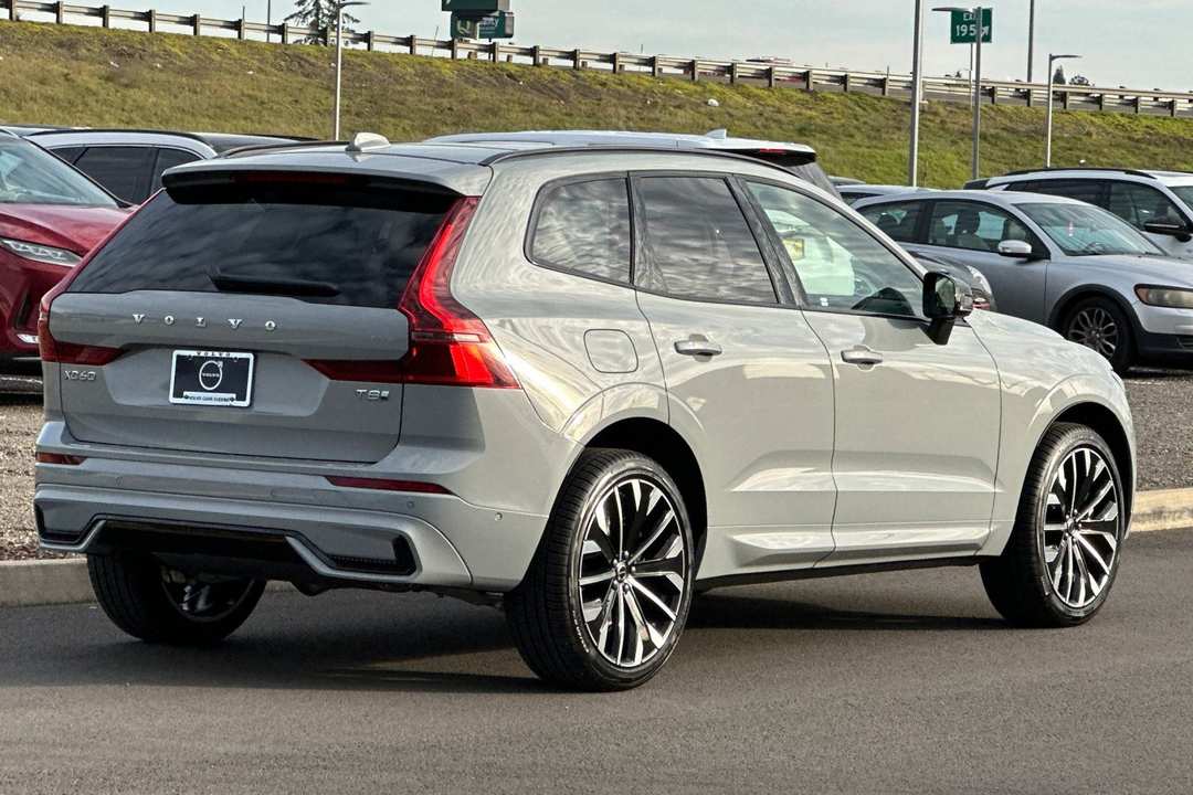 2026 Volvo Xc60 Plug-In Hybrid T8 Ultra - Image 3