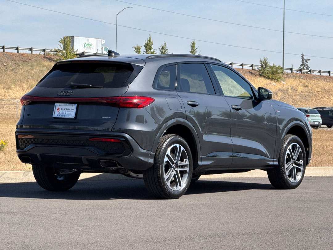 2026 Audi Q5 - Image 3