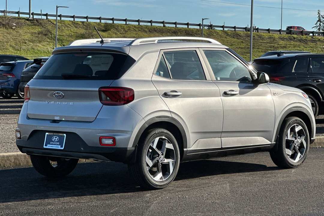 2026 Hyundai Venue SEL - Image 3