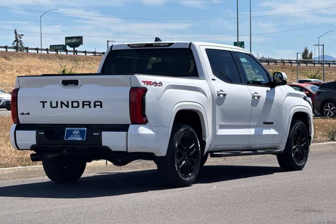 2022 Toyota Tundra SR5 - Image 3