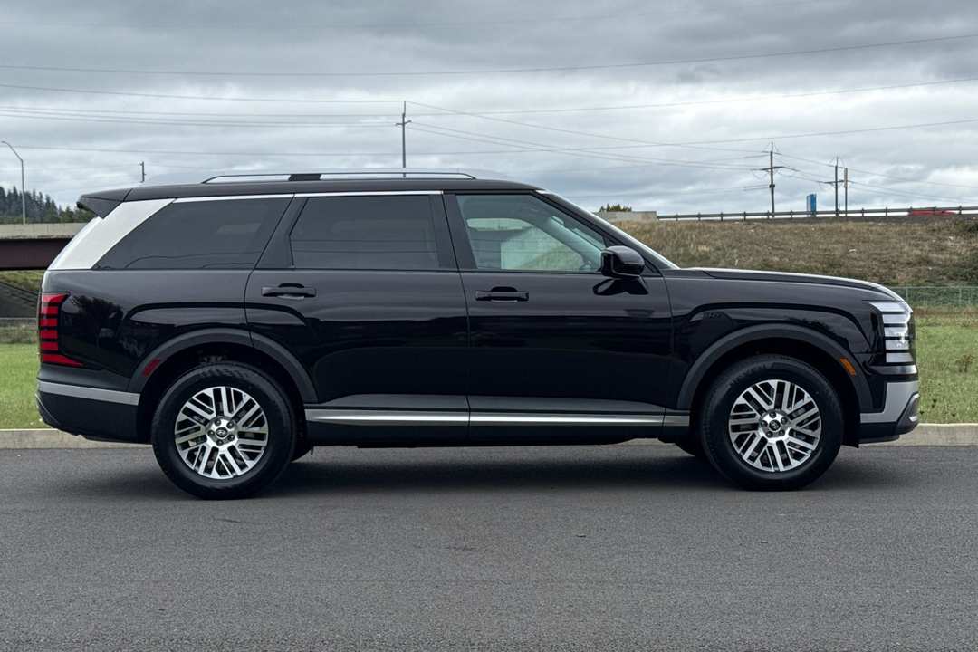 2027 Hyundai Palisade SEL - Image 2