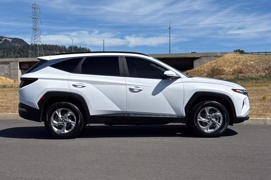 2023 Hyundai Tucson SEL - Image 2