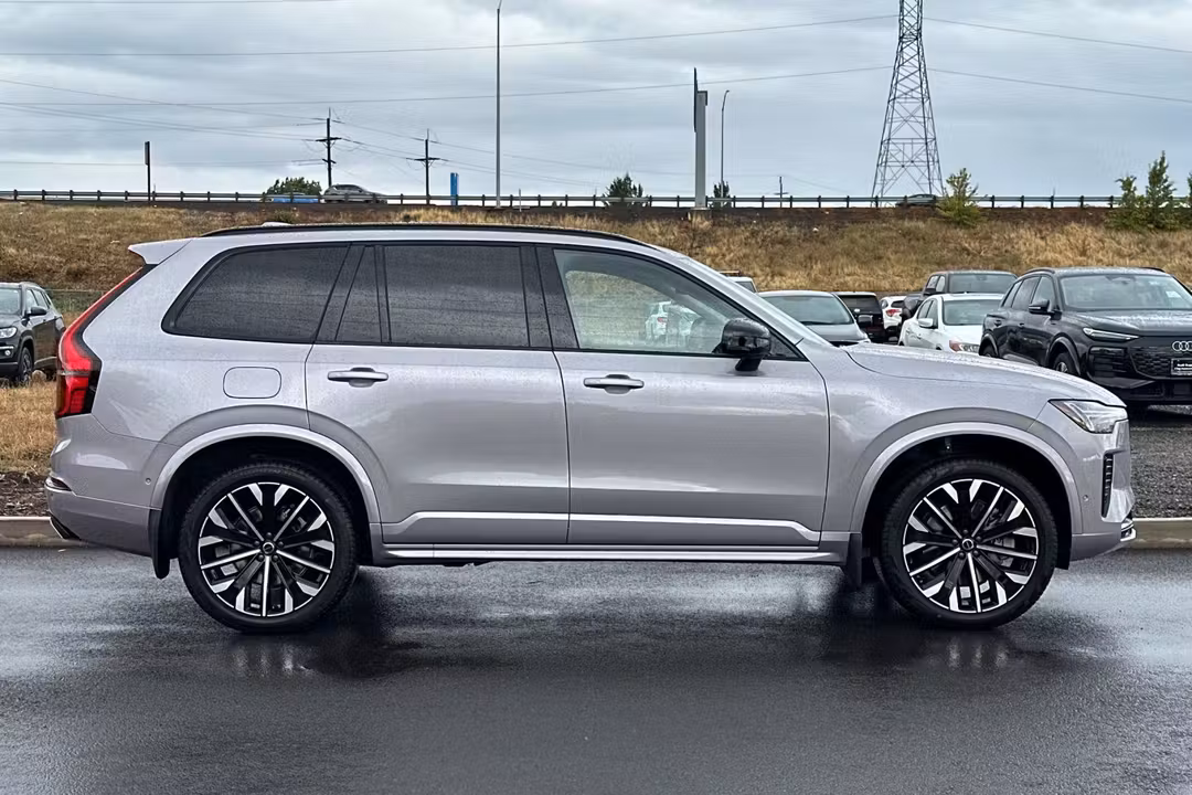 2026 Volvo Xc90 Plug-In Hybrid T8 Ultra - Image 2