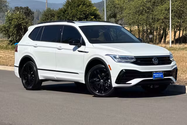 2022 Volkswagen Tiguan 2.0T SE RLine Black