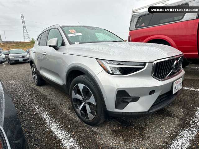 2024 Volvo Xc40 B5 Plus Bright Theme
