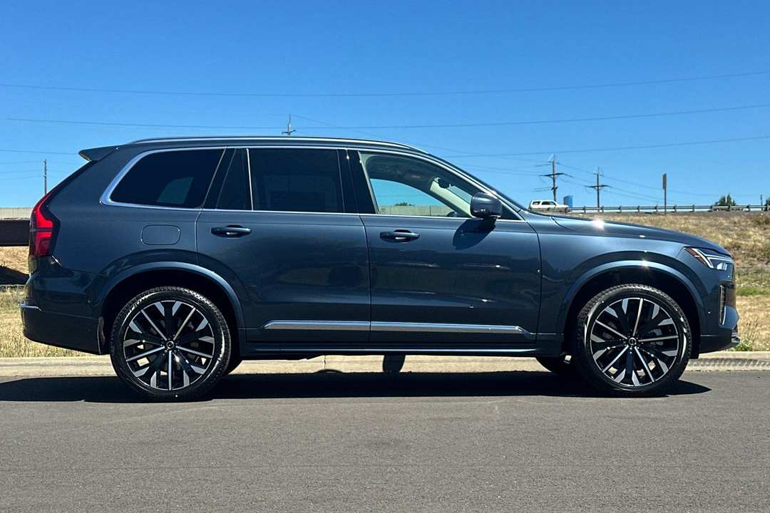 2026 Volvo Xc90 Plug-In Hybrid T8 Plus - Image 2