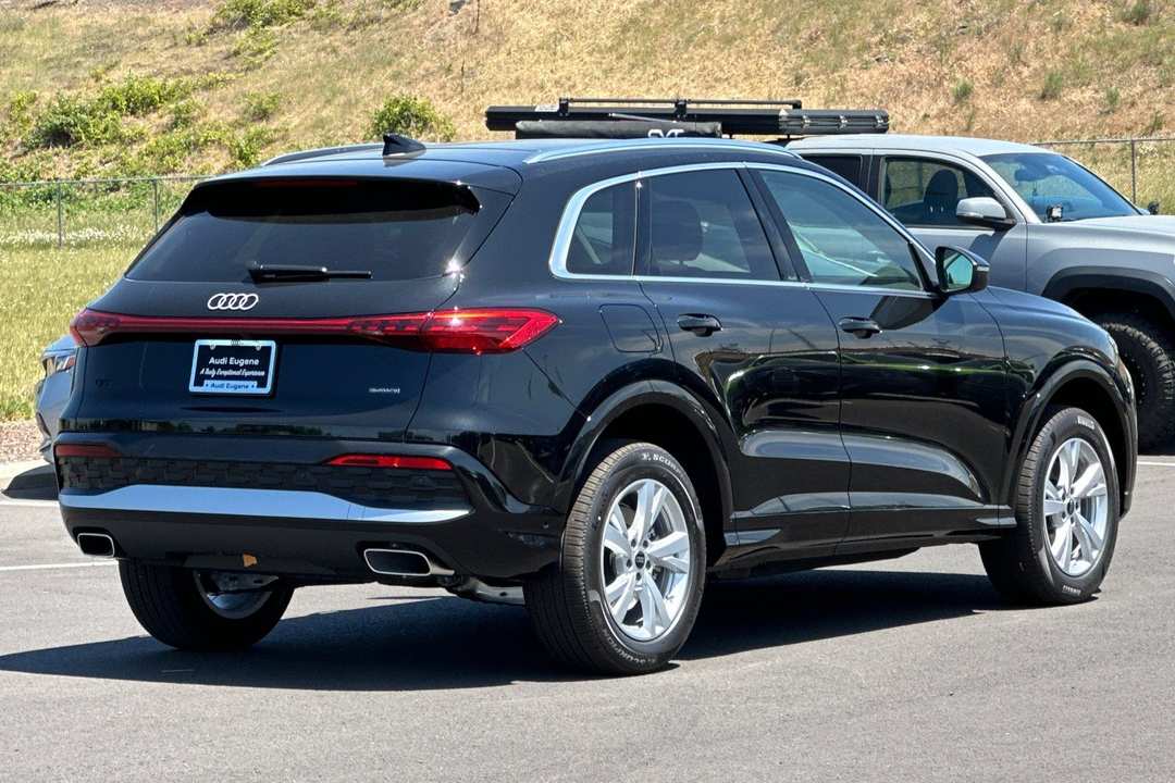 2025 Audi Q5 2.0T Premium - Image 3