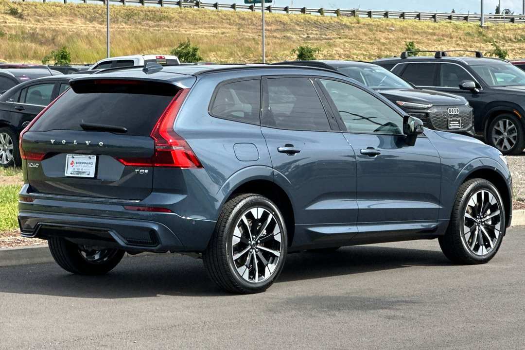 2026 Volvo Xc60 Plug-In Hybrid T8 Plus - Image 3