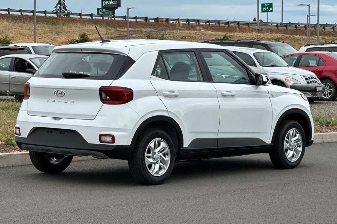2026 Hyundai Venue SE - Image 3
