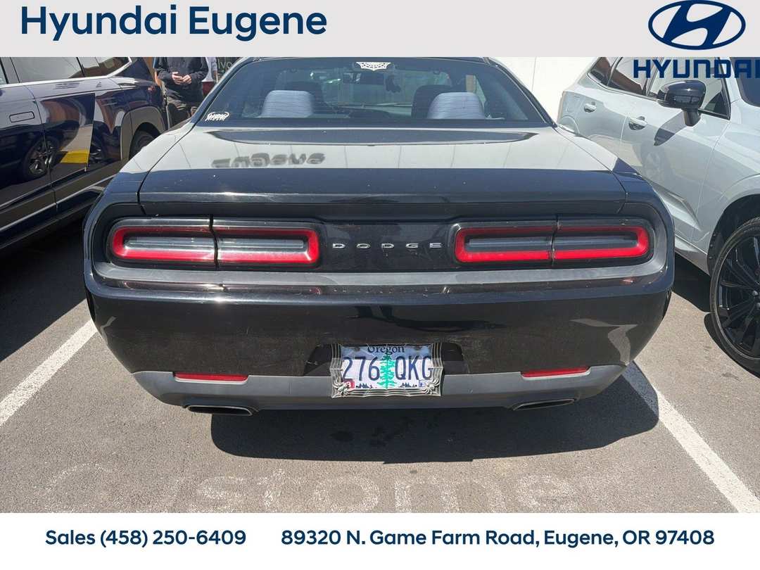 2016 Dodge Challenger SXT - Image 3