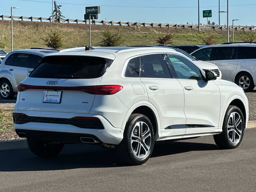 2025 Audi Q5 - Image 3